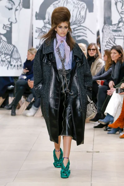 Look 48